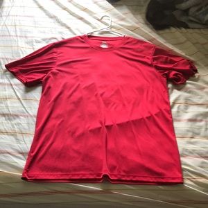 Hanes red t-shirt